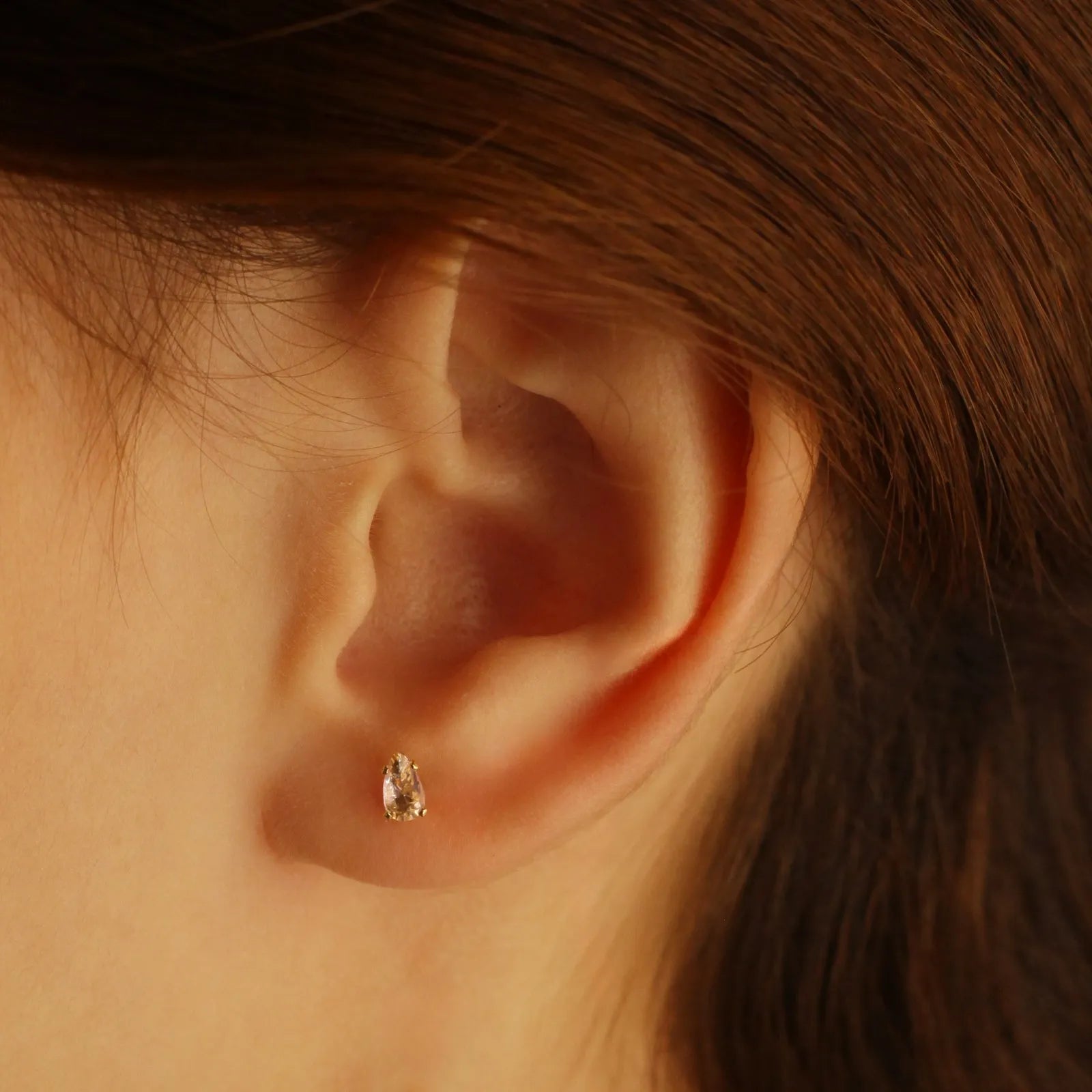 BRINCO GOTA ROSA CLARO BANHADO A OURO 18K /4MM