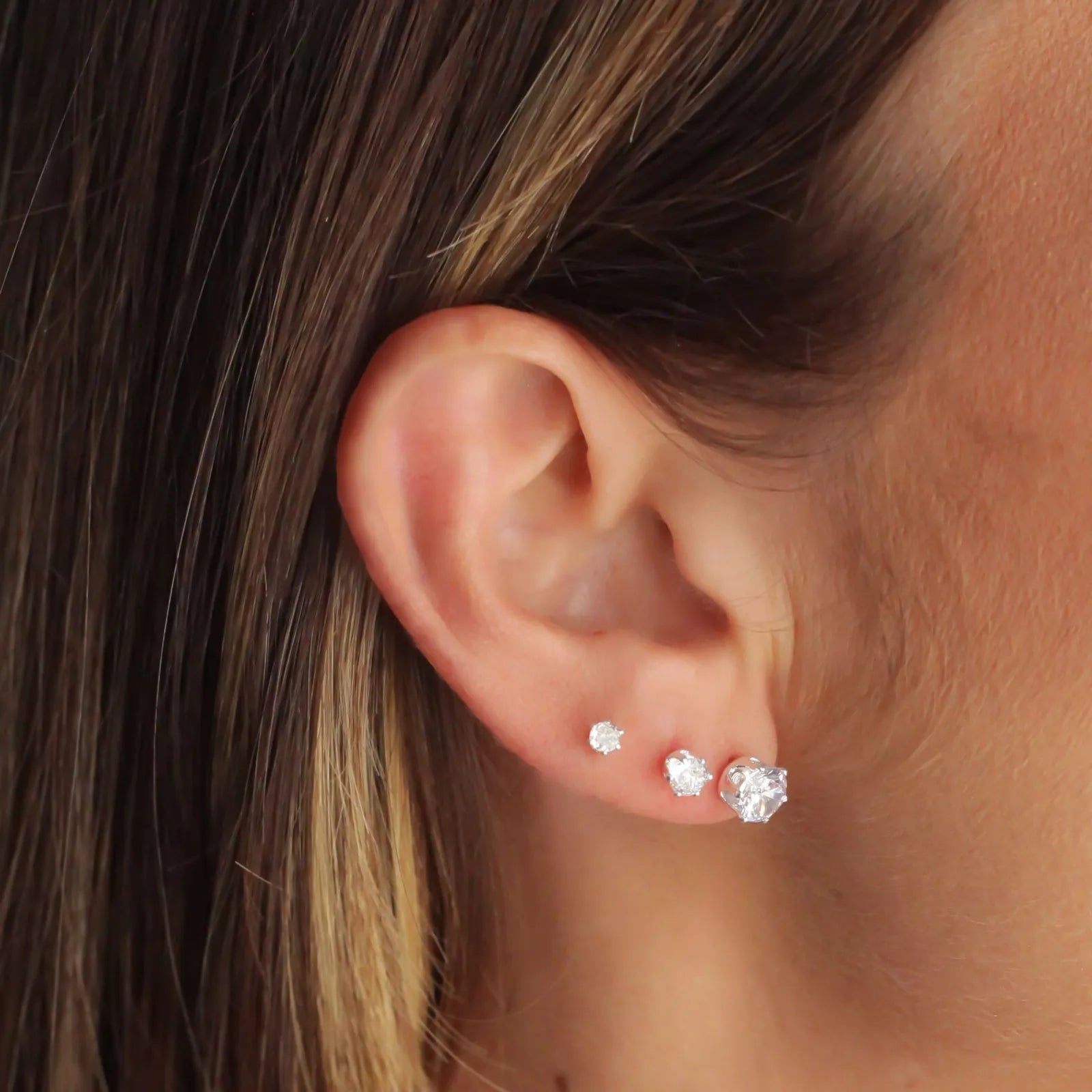 BRINCO TRIO PONTO DE LUZ DEGRADÊ BANHADO A PRATA -5mm