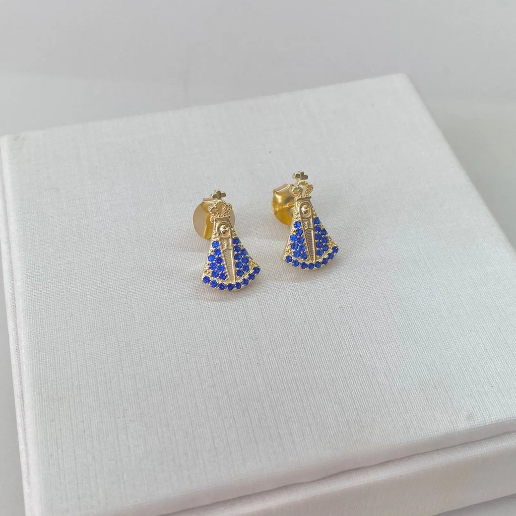 BRINCO NOSSA SENHORA CRAVEJADA AZUL BANHADO A OURO 18K