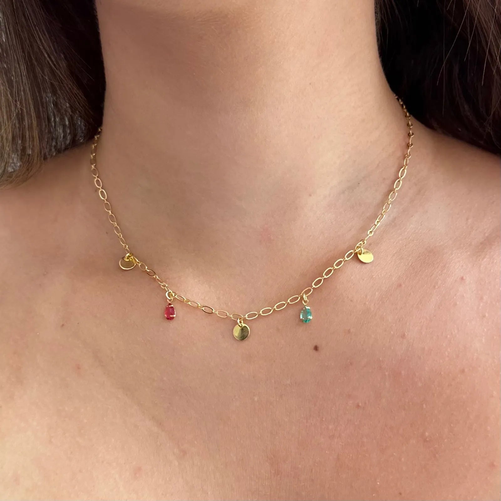 CHOKER MEDALINHAS E GOTAS ELO PORTUGUÊS BANHO OURO 18K