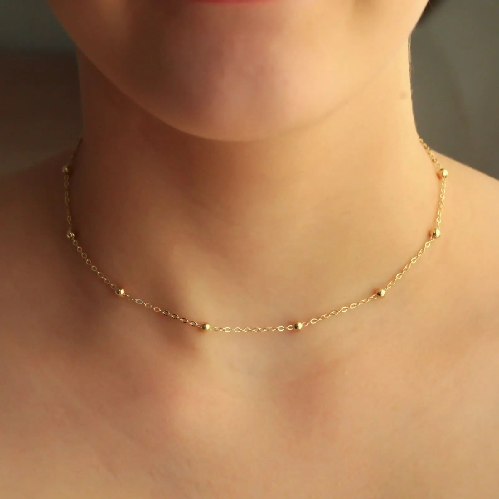 CHOKER BOLINHA BANHADA OURO 18K