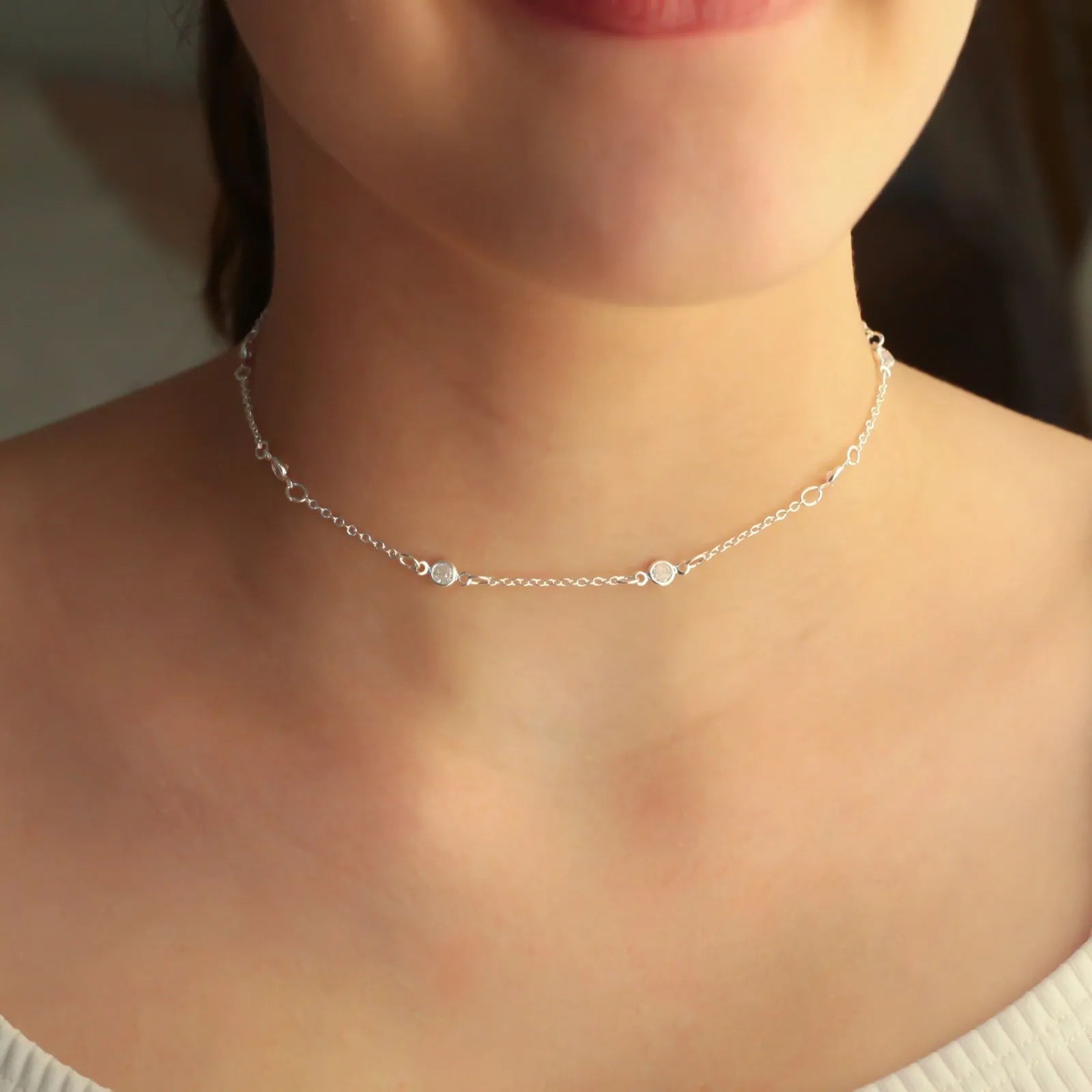 CHOKER MINI ZIRCÔNIAS BANHADA A PRATA