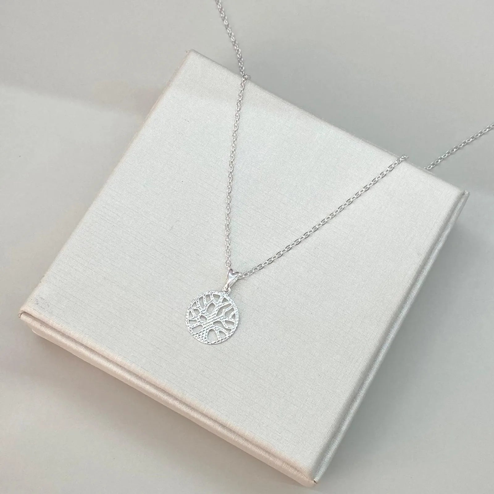 COLAR ÁRVORE DA VIDA ELOS PORTUGUES BANHO PRATA