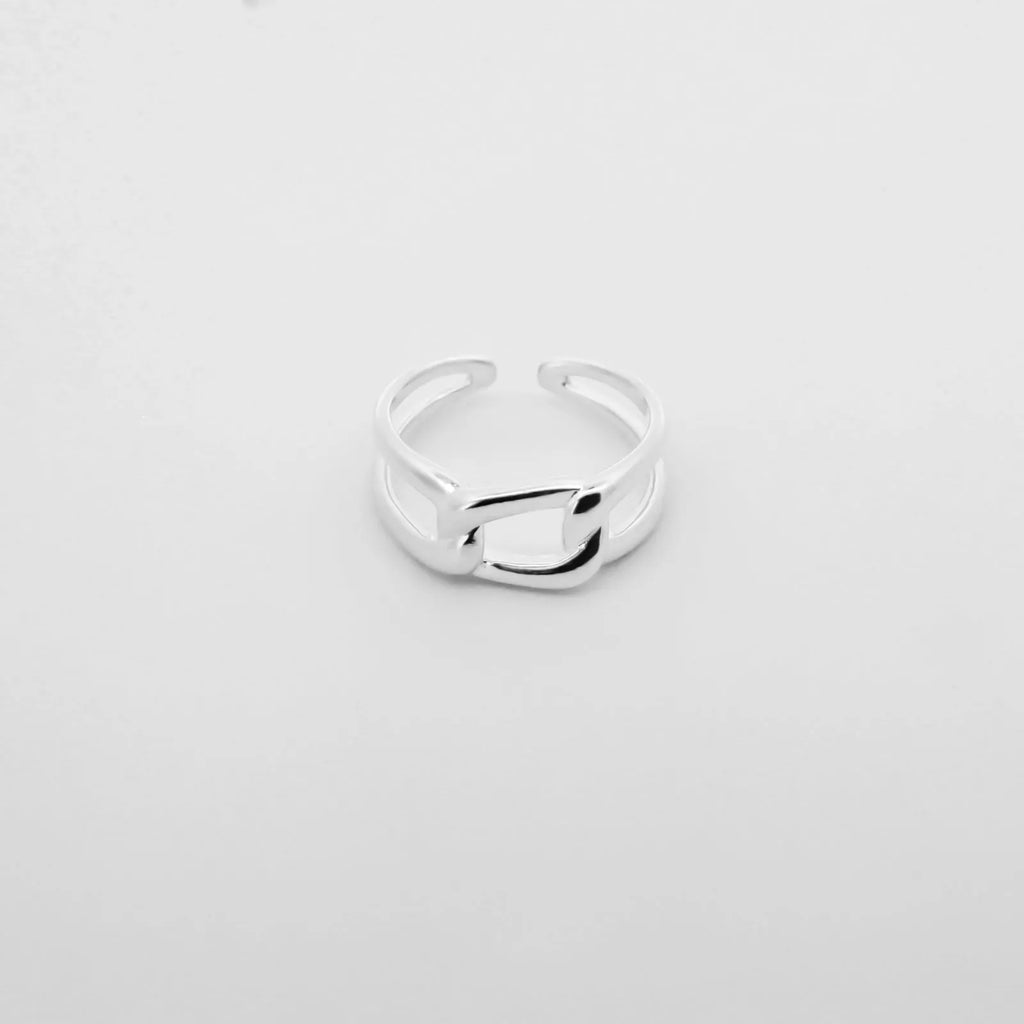 ANEL LISO ENTRELAÇADO REGULÁVEL BANHADO A PRATA